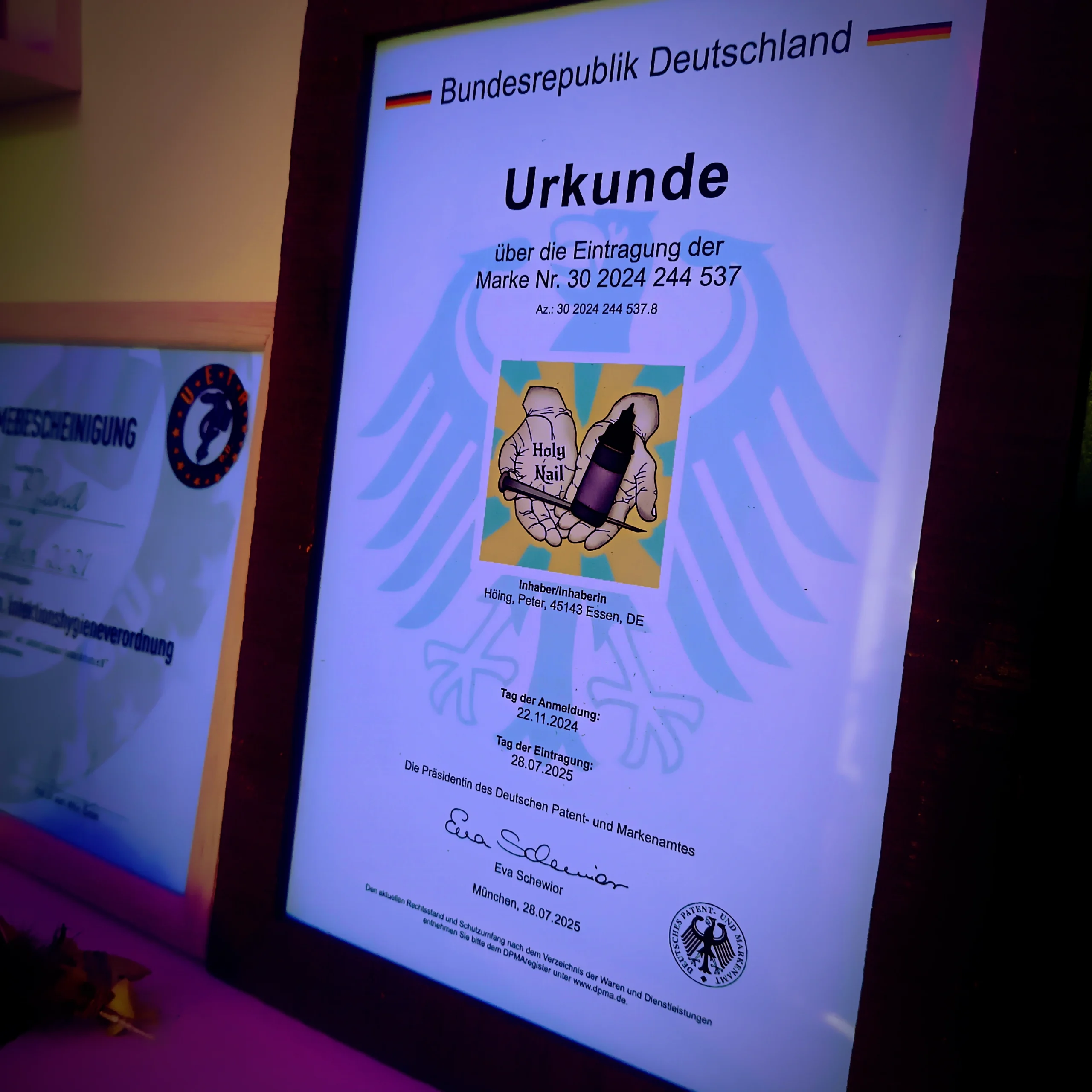 Impressum Marke Holy Nail